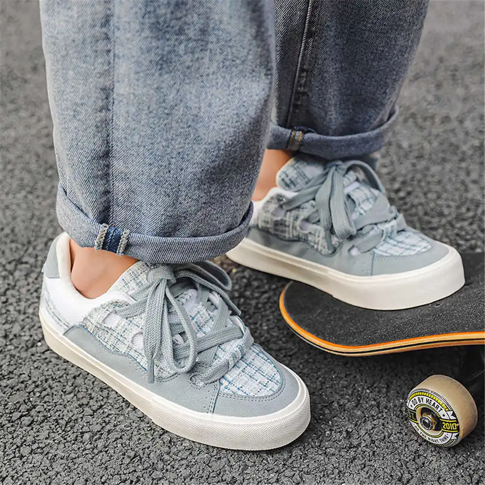 Con cordones, zapatos escolare - Unique Tech Accessories Gifts reseña y precio